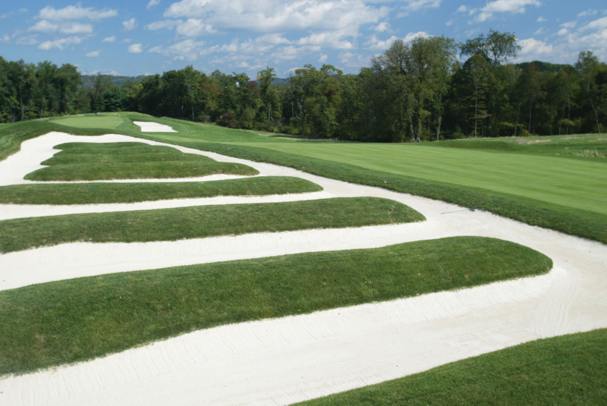 OAKMONT, PA- SEPTEMBER 26:  General view of the church pew bunkering on the 15th hole at Oakmont Country Club, site of the 2007 US Open on September 26, 2006 in Oakmont, Pensylvania. (Photo by Rick Stewart/Getty Images)