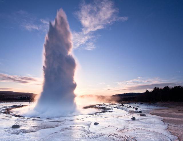 geyser-strokkur-islanda